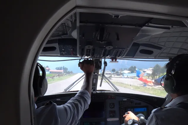 Перелет Катманду - Лукла (2840 м).