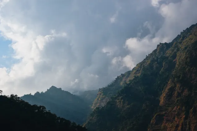 Из Мачакола в Джагат (1300 м.)